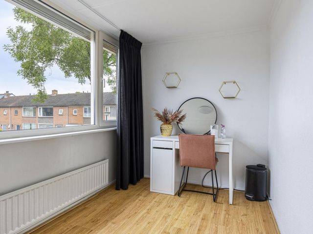 Korenbloemstraat 12, Waalwijk