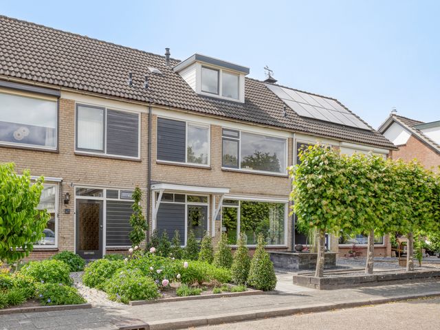 Nassaulaan 15, Kesteren