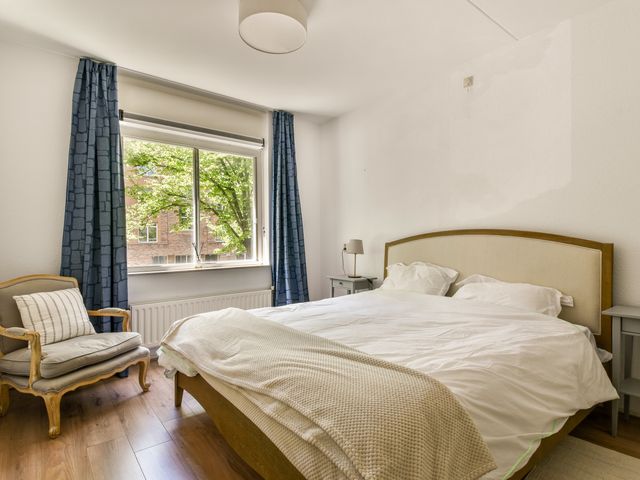 Louise Henriëttestraat 2X, Den Haag