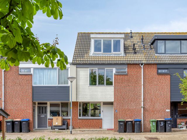 Doorzwin 3305, Julianadorp