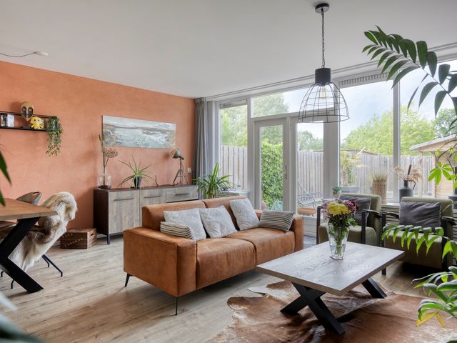 Doorzwin 3305, Julianadorp