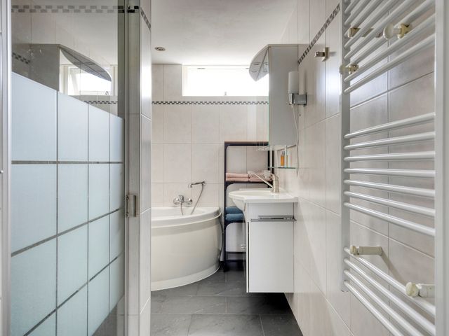 Doorzwin 3305, Julianadorp