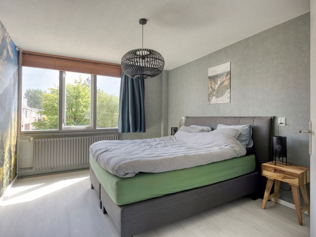 Doorzwin 3305, Julianadorp