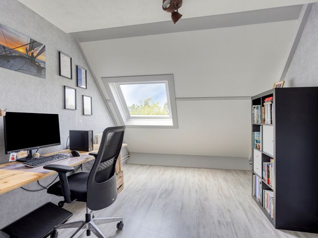 Doorzwin 3305, Julianadorp