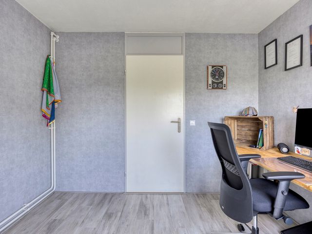 Doorzwin 3305, Julianadorp