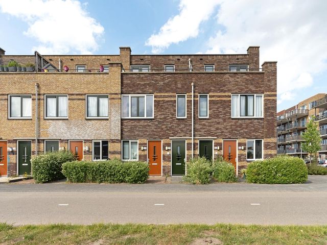 Osirispad 111, Almere