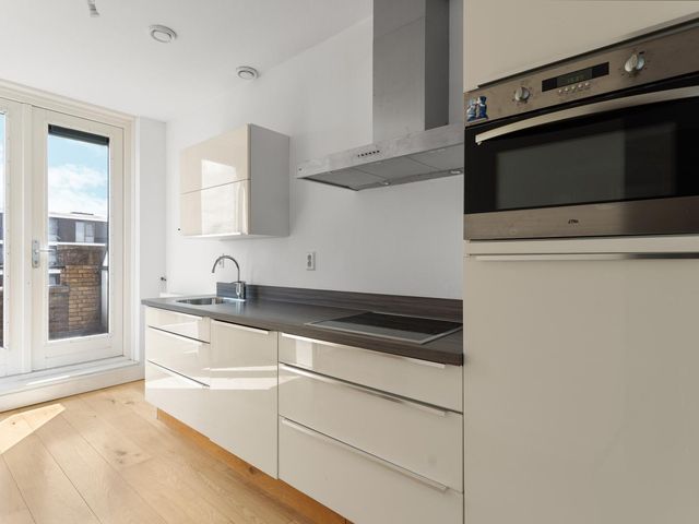 Osirispad 111, Almere