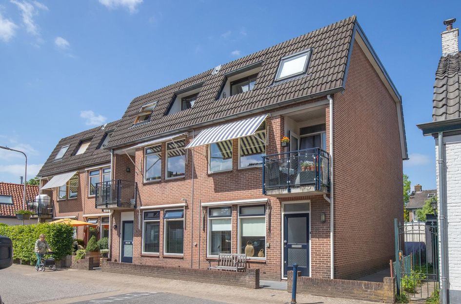 Voorstraat 42a