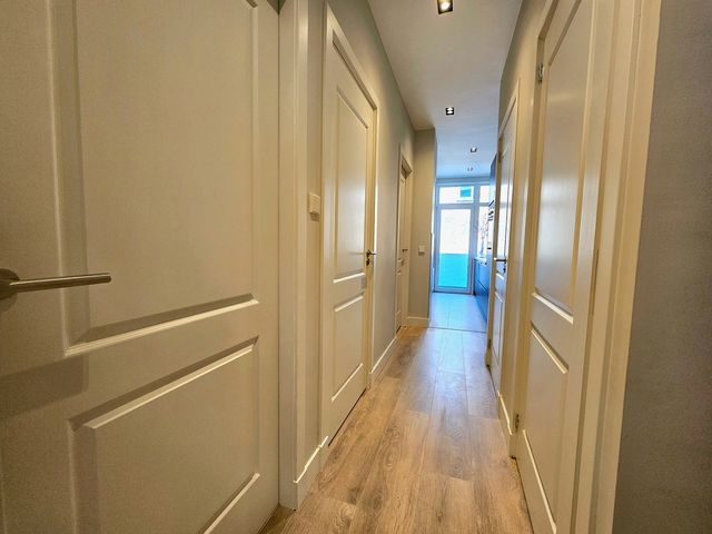 Linnaeusstraat 245, Den Haag
