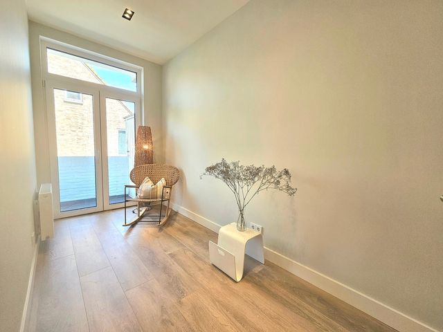 Linnaeusstraat 245, Den Haag