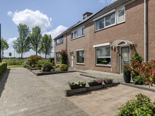 Oesterstraat 46, Tholen
