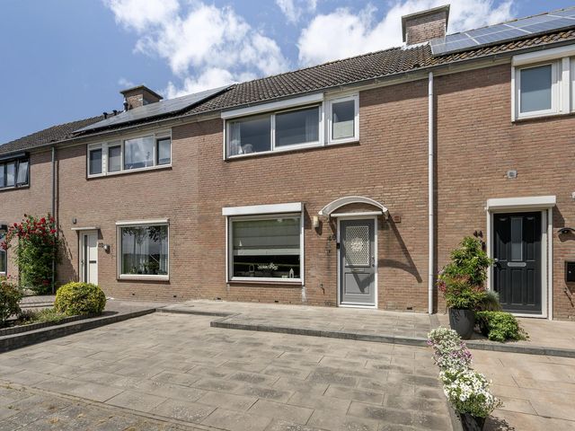 Oesterstraat 46, Tholen