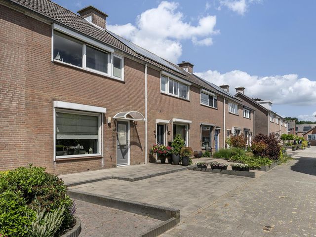 Oesterstraat 46, Tholen