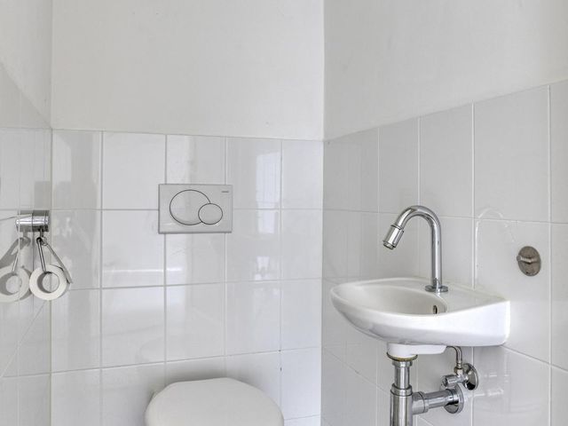 Hoofdstraat 20a, Warten