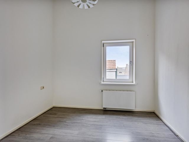 Hoofdstraat 20a, Warten