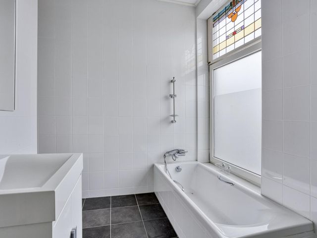 Hoofdstraat 20a, Warten