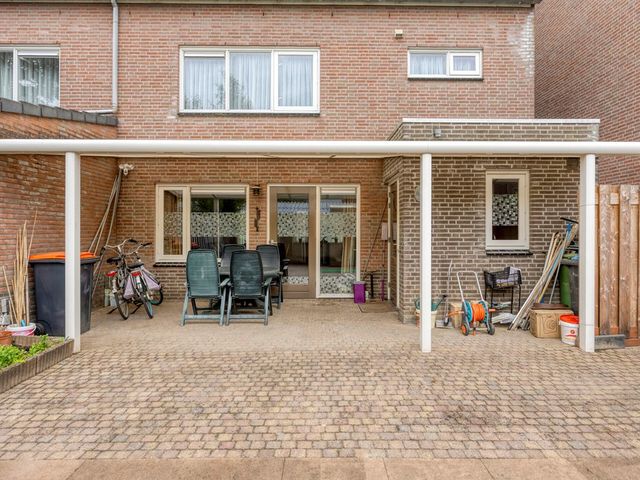 Meester van Ierselstraat 8, Rosmalen