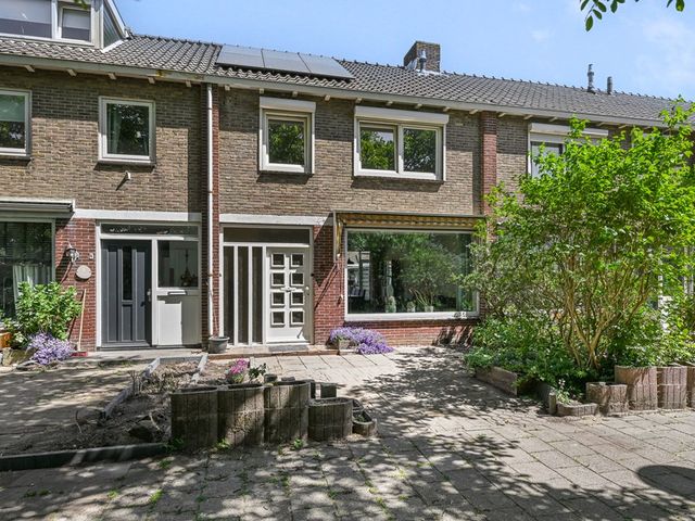 Schumannstraat 6, Heemskerk