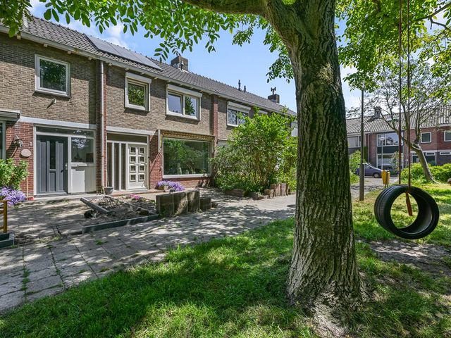 Schumannstraat 6, Heemskerk