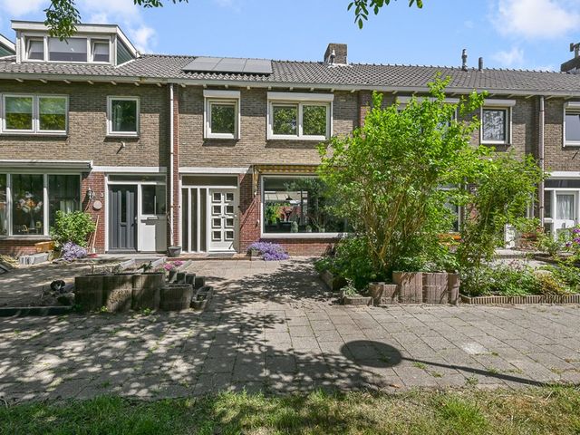 Schumannstraat 6, Heemskerk