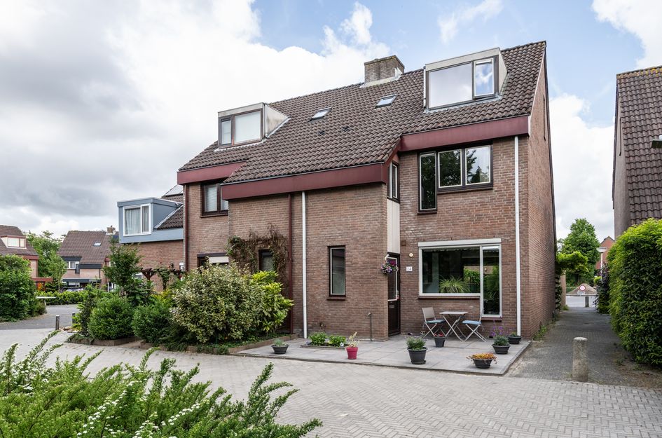Elegastburg 24