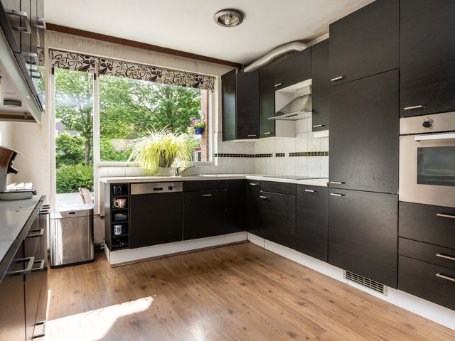 Elegastburg 24, Capelle aan den IJssel