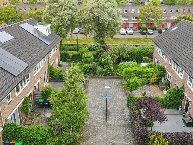 Fie Carelsenlaan 82, 's-Gravenhage