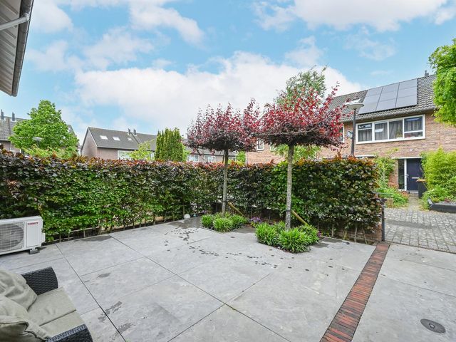 Fie Carelsenlaan 82, 's-Gravenhage