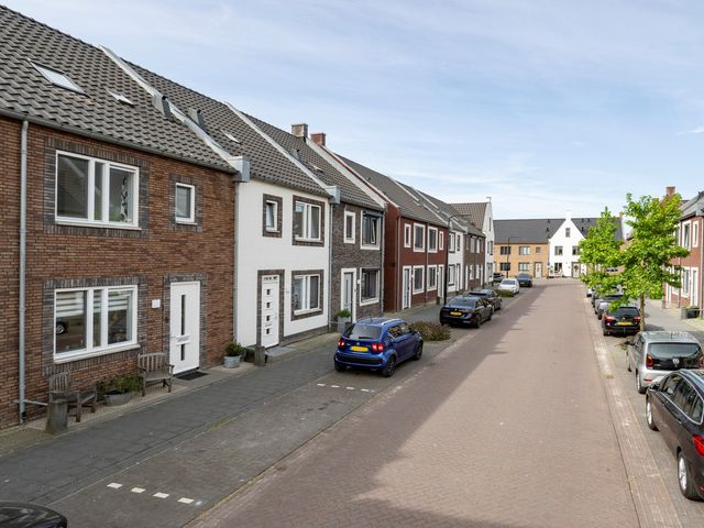 Opaline 5, Leerdam