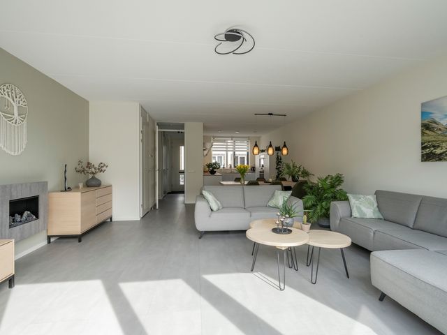 Opaline 5, Leerdam