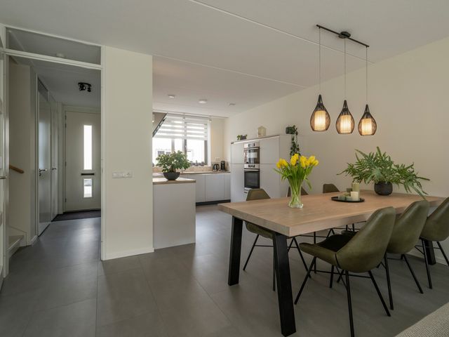 Opaline 5, Leerdam