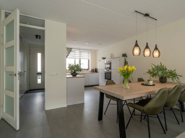 Opaline 5, Leerdam