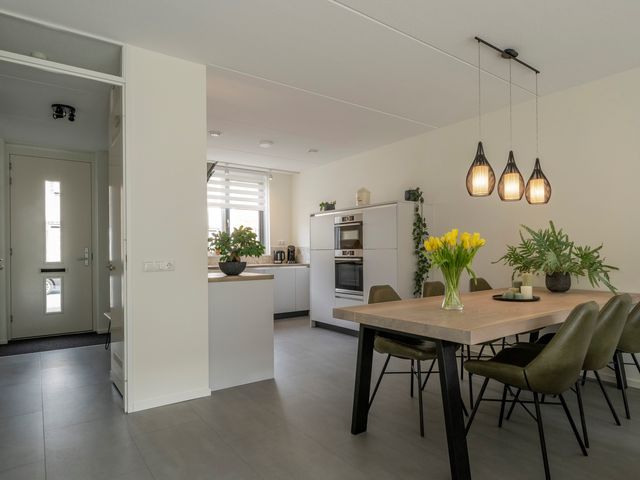 Opaline 5, Leerdam