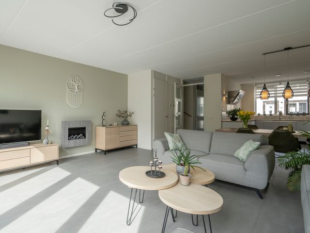 Opaline 5, Leerdam
