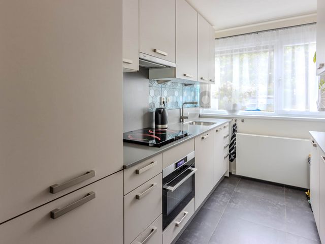 Vlier 33, Poortugaal