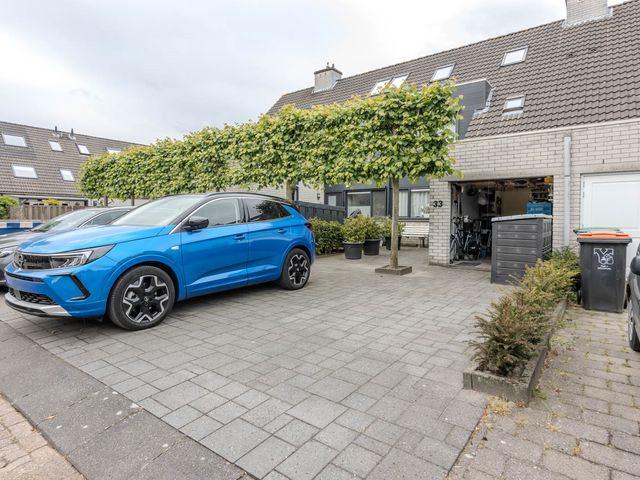 Vlier 33, Poortugaal