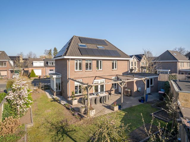Schipholtstraat 235, Enschede