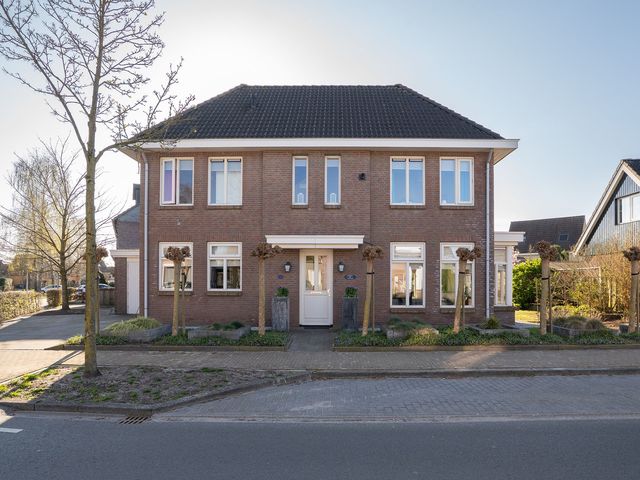 Schipholtstraat 235, Enschede