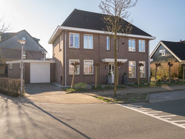Schipholtstraat 235, Enschede