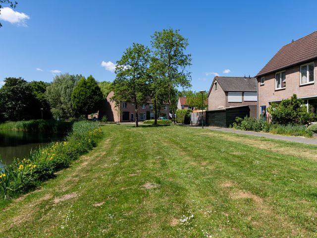 Jasmijn 18, Andel