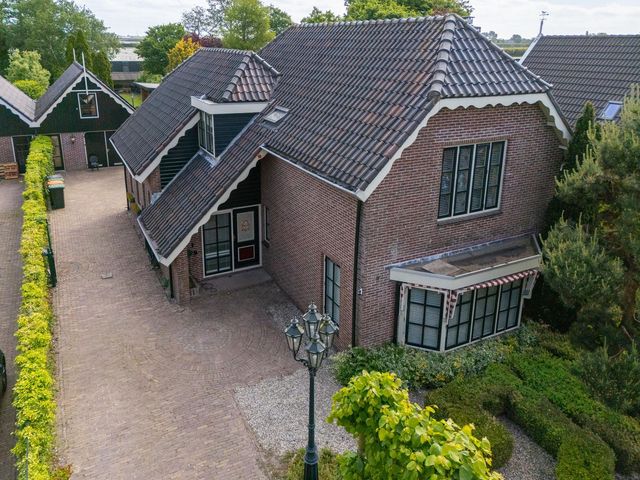 Noorderdracht 53, Oosterblokker