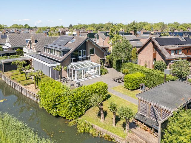 Pelikaan 99, Ridderkerk