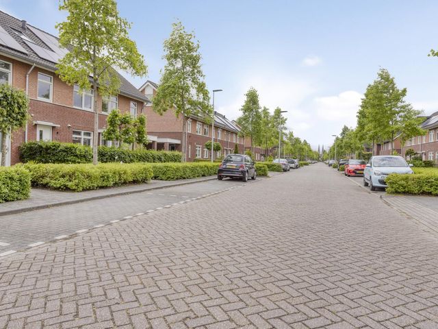 Schutsgildelaan 86, Etten-Leur