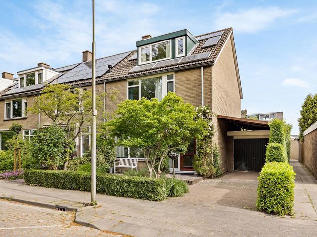Admiraal Helfrichsingel 2, Oud-Beijerland