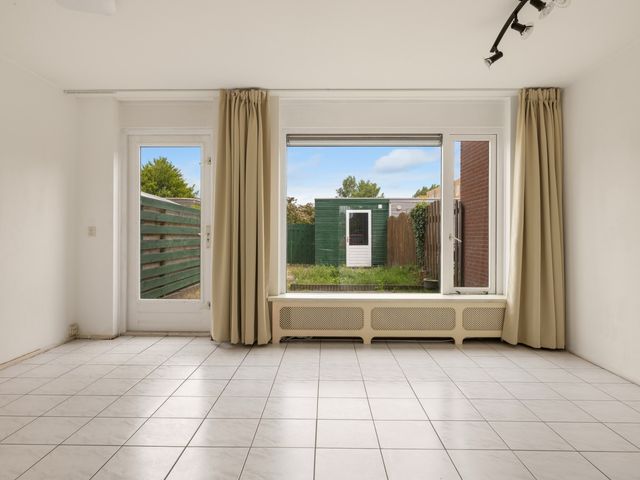 Tuinstee 12, Purmerend
