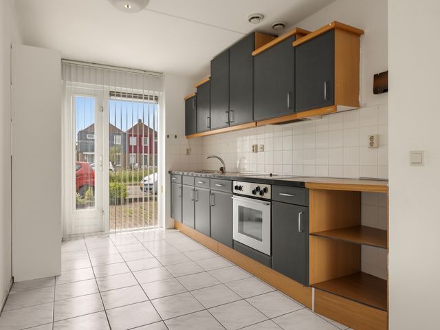 Tuinstee 12, Purmerend