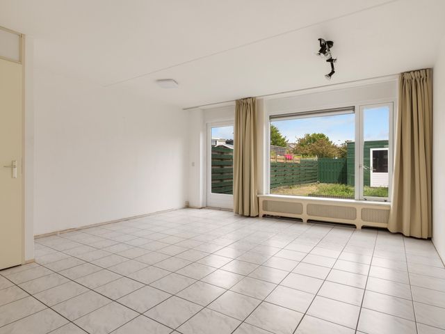 Tuinstee 12, Purmerend