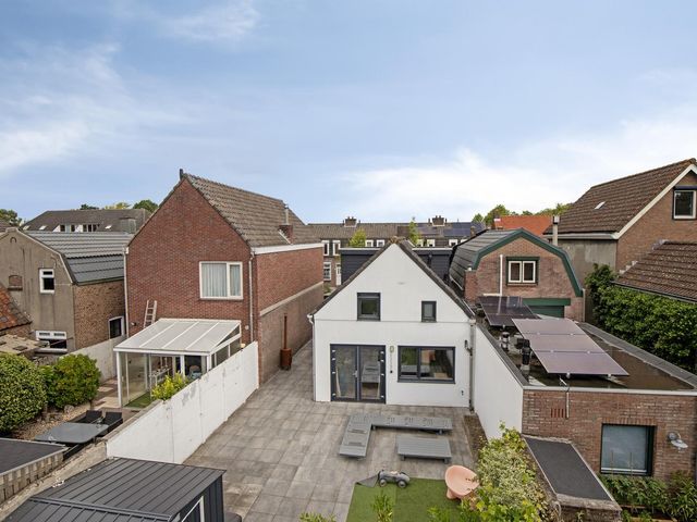 Bredaseweg 72, Roosendaal
