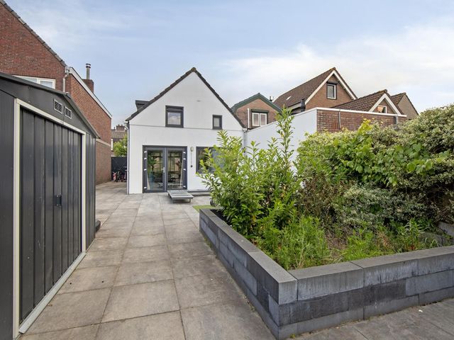 Bredaseweg 72, Roosendaal