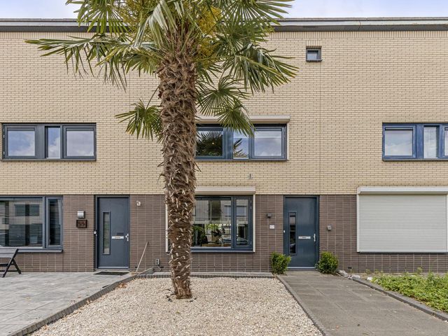 Moerasberg 57, Roosendaal